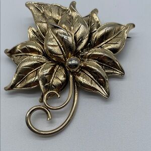 Vintage Botticelli Gold Floral Brooch